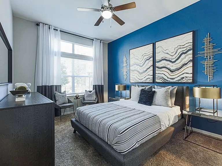 ASPIRE AT 610 — Photo 12
