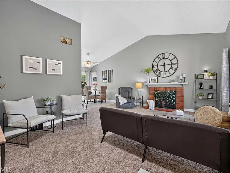 25860 Margaret Ave — Photo 6