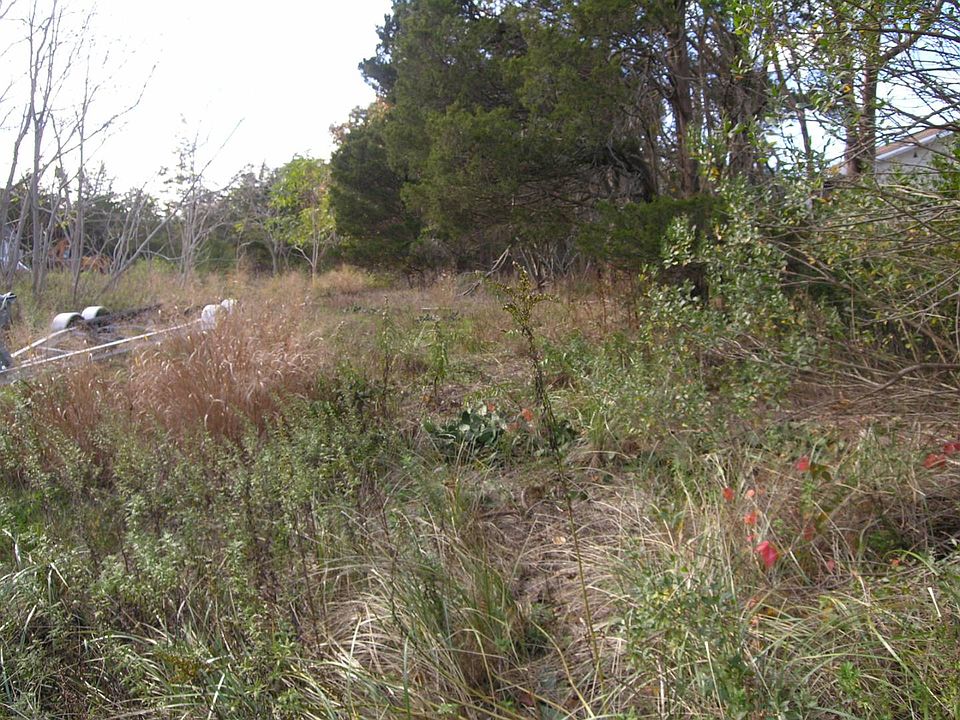 2nd image of 9 Beach Plum Ln