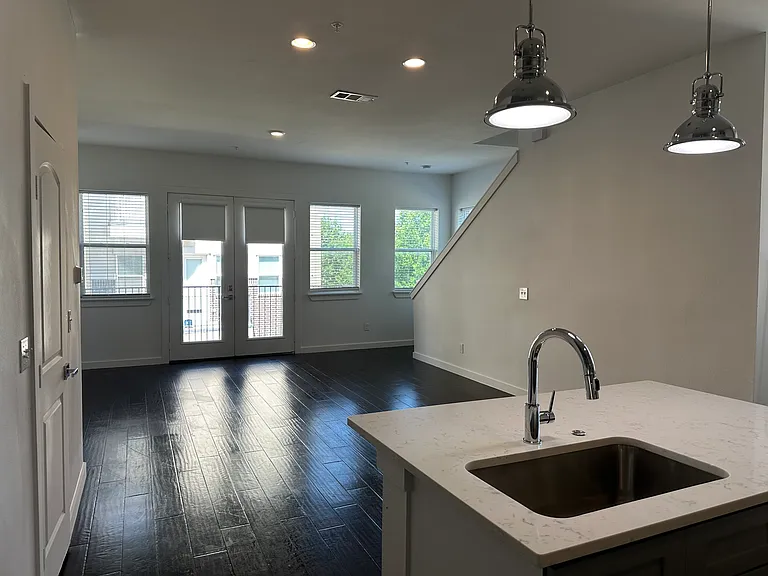 1211 Beaconsfield Ln #605 — Photo 9