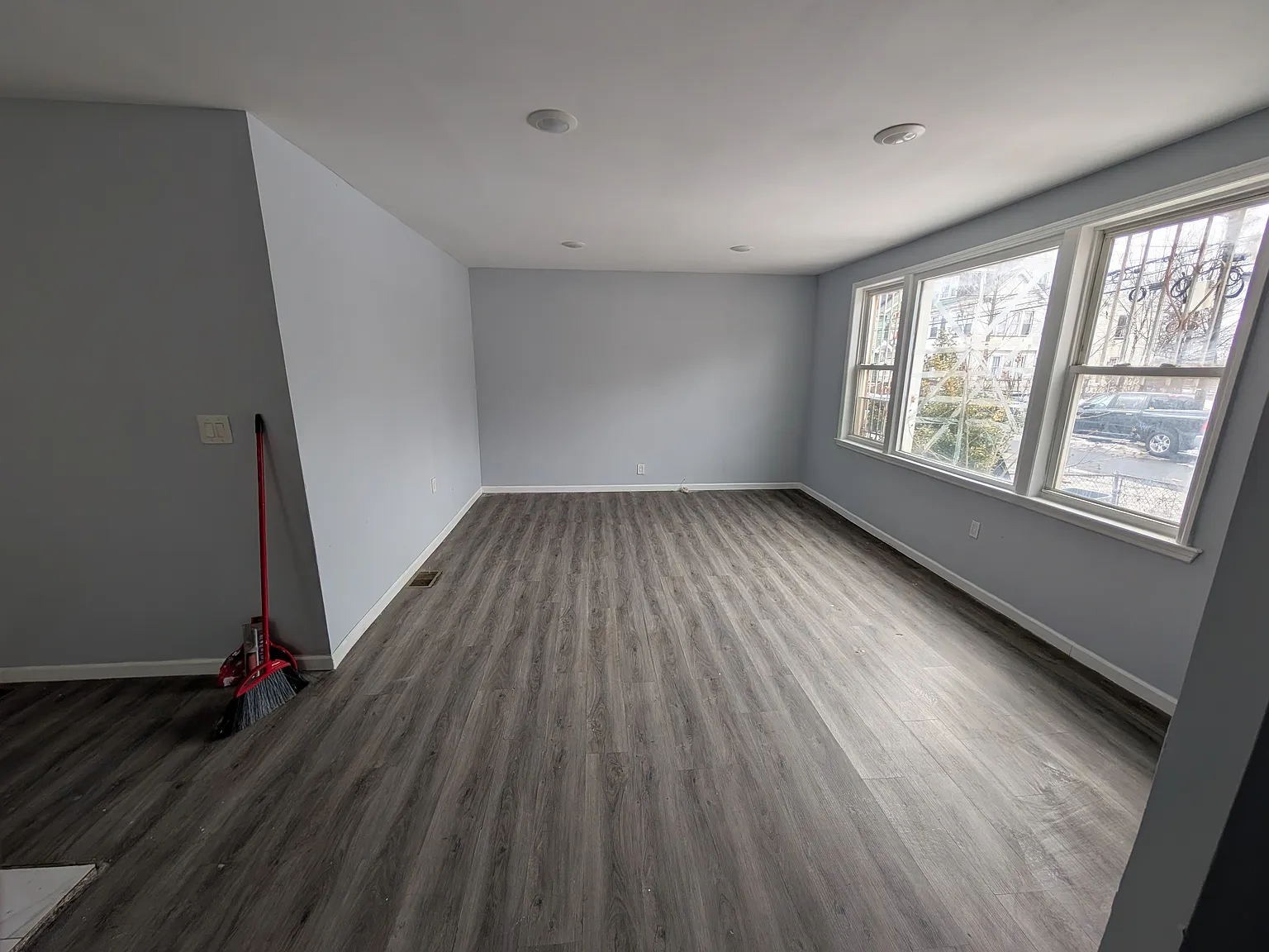 2 bed, 1000 sqft, $1,750 — Photo 3