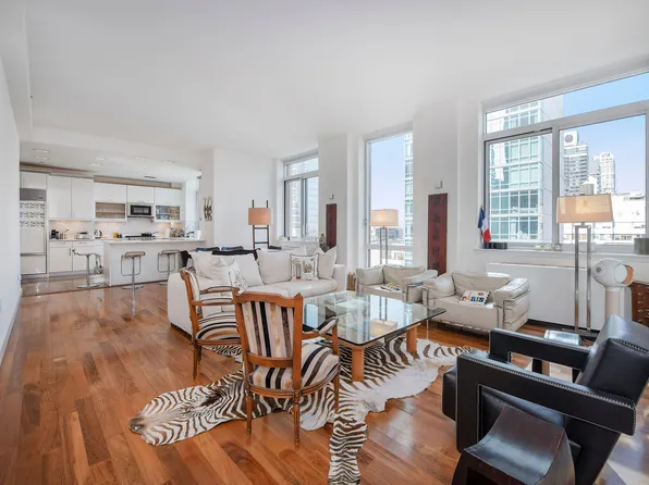 212 East 57th Street image 1 of 10