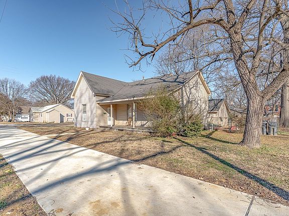 4th image of 1020 W Jefferson Ave