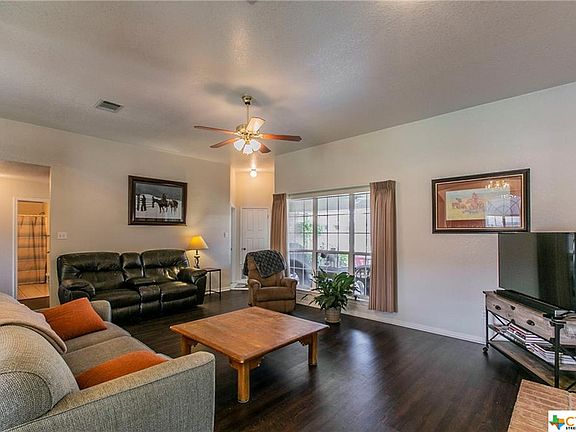4th image of 503 Kinney Dr