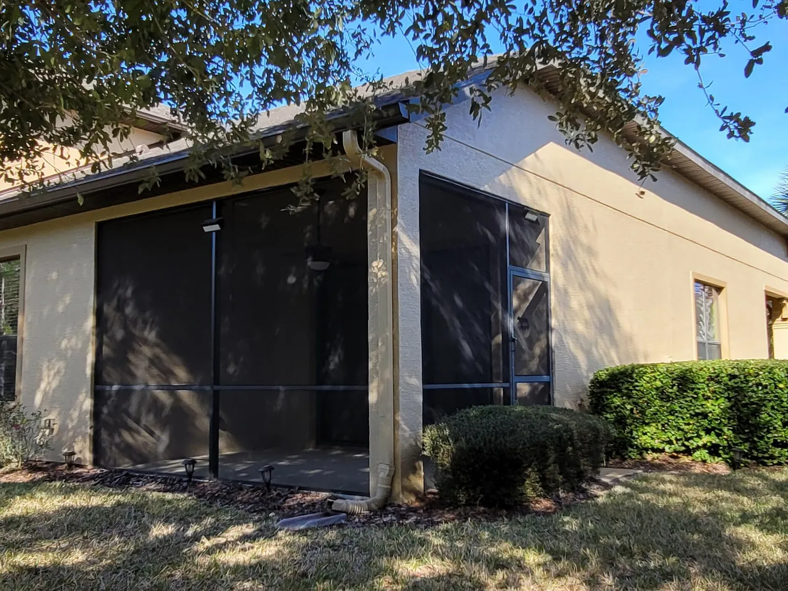 3 bed, 2.0 bath, 1510 sqft, $2,400 — Photo 2