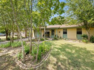 2803 Crestview St, Taylor, TX 76574