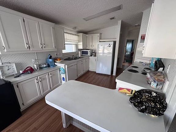 4th image of 3124 Tree Frog Ln