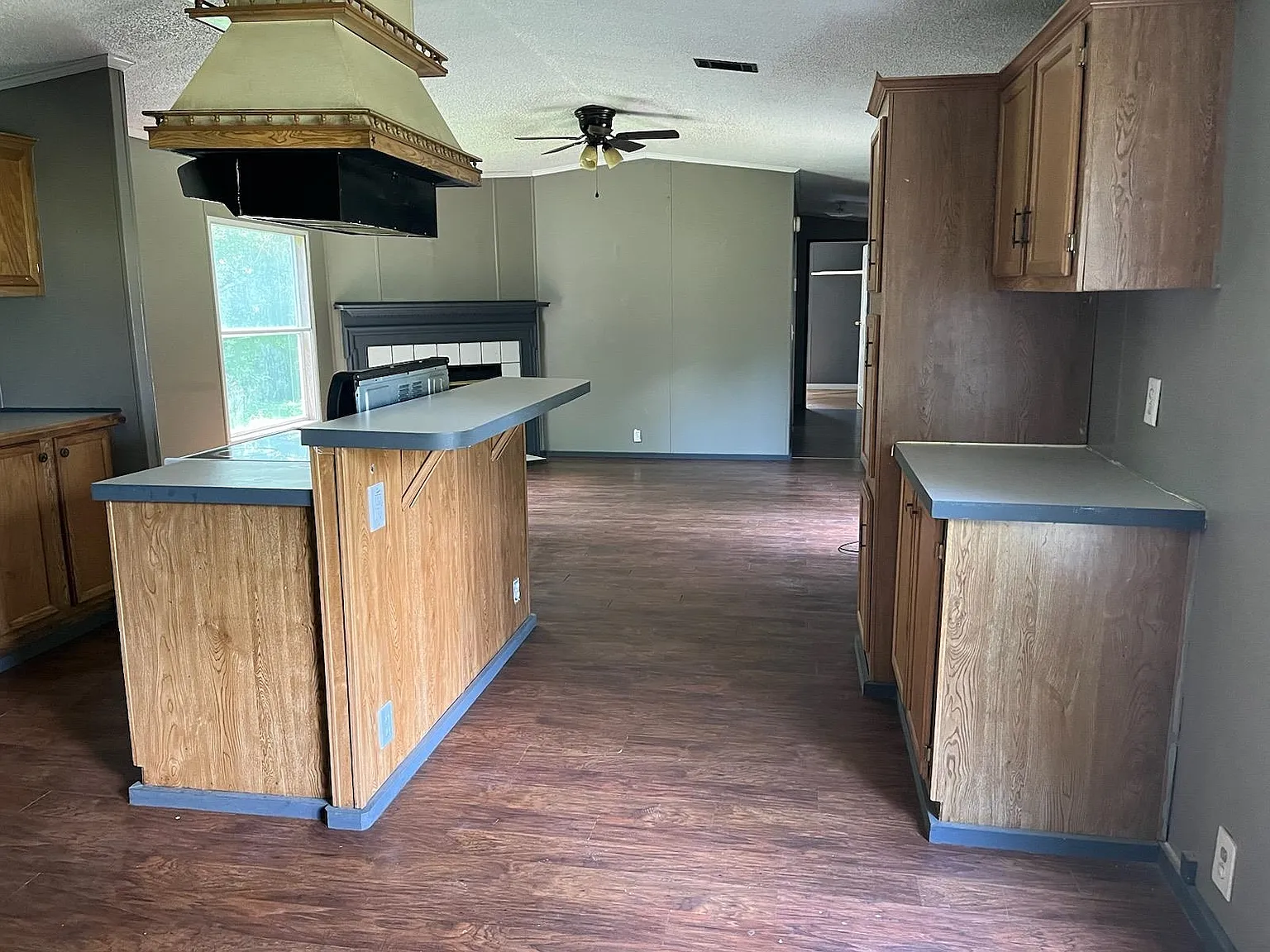 3 bed, 2.0 bath, 1216 sqft, $1,200 — Photo 3