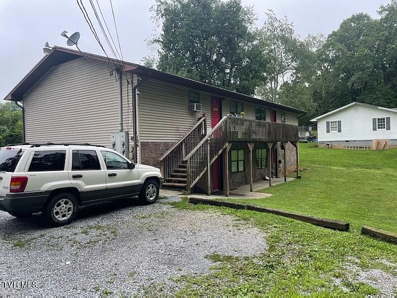 1st image of 186 Dosser Ln #4