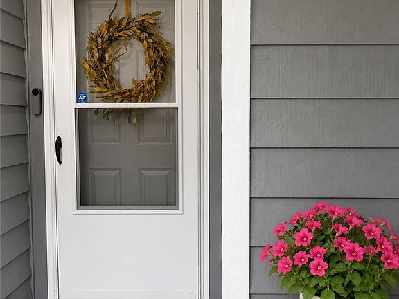 3rd image of 501 Northlake Dr