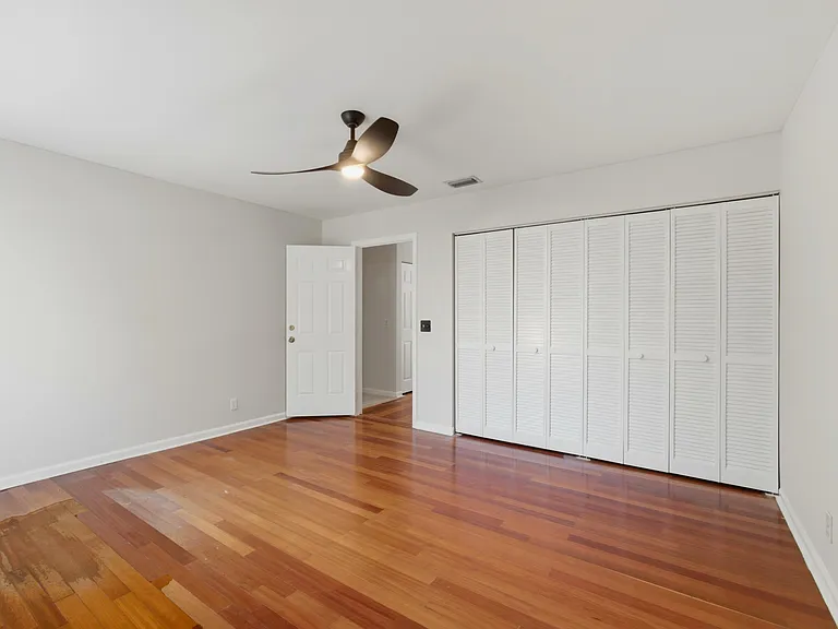 1235 Sussex St — Photo 39
