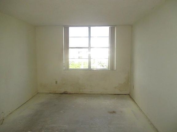 5th image of 496 NW 165th St APT D510