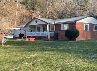 22 Potters Grocery Rd, Ashcamp, KY 41512