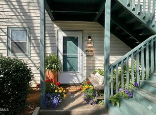 300 Ashley Forest Rd #F, Chapel Hill, NC 27514