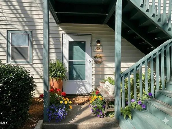 300 Ashley Forest Rd #F, Chapel Hill, NC 27514