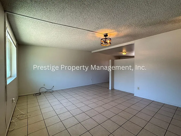 2302-2312 N Ralph Ave — Photo 3