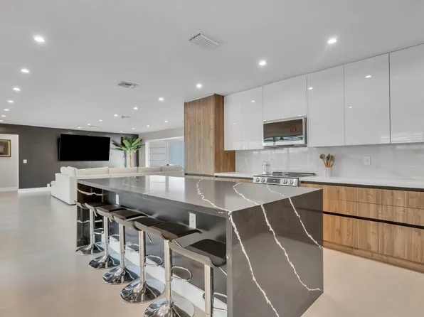 755 S Rainbow Dr, Hollywood, FL 33021