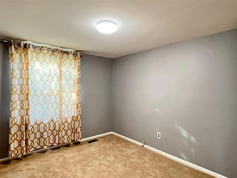 2852 Mayfair Dr — Photo 22