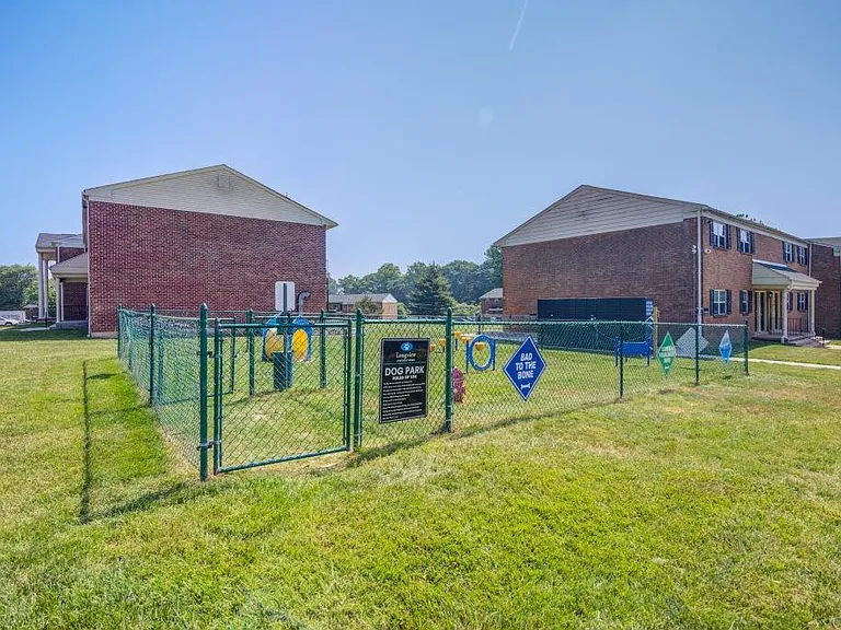 Woodacres Apartment Homes — Photo 32