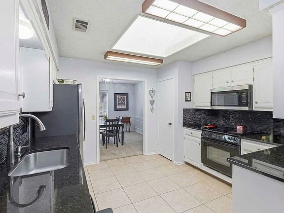 4th image of 6300 Bronze Leaf Dr