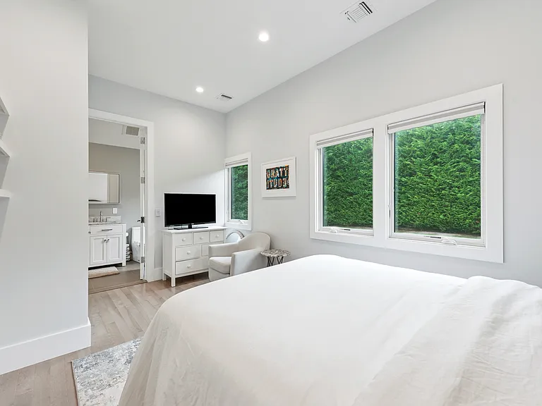 7 Dellaria Ave — Photo 15