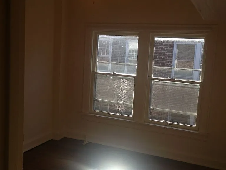 1544 E Broad St — Photo 5