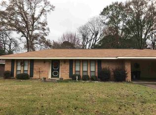 120 Brookfield Dr, Natchez, MS 39120