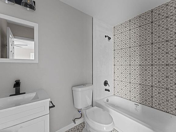 4th image of 3619 E Felix Blvd #3619