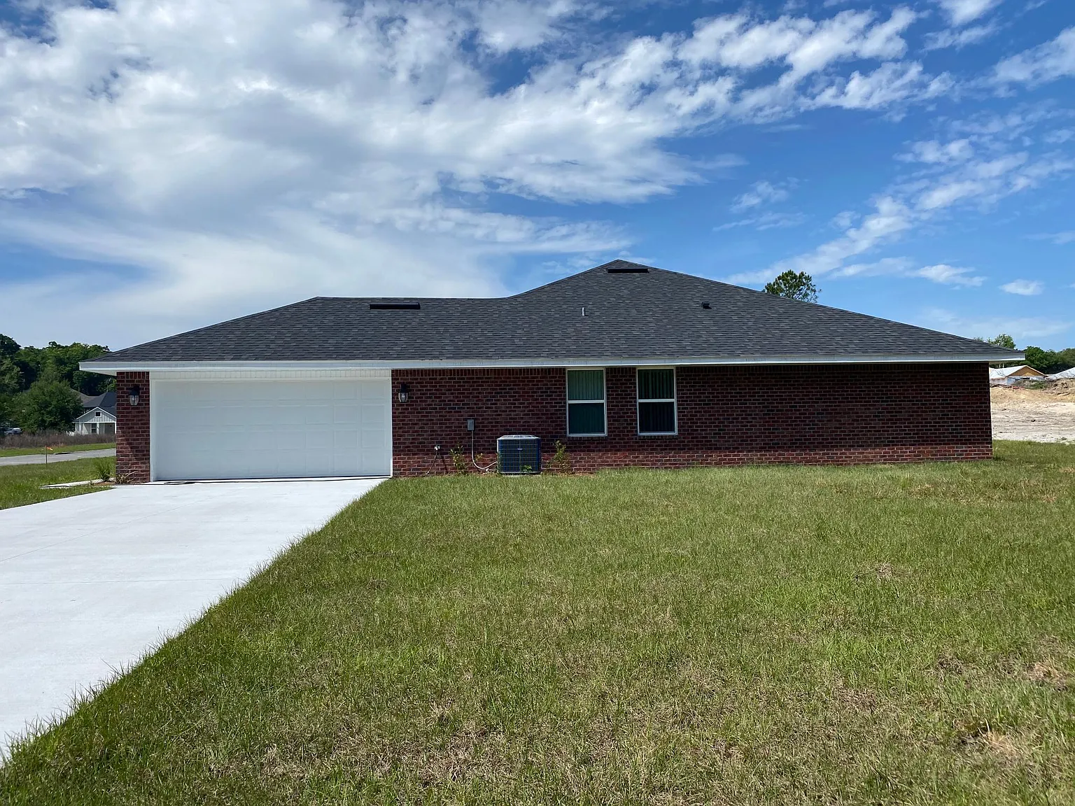 4 bed, 2265 sqft, $2,500 — Photo 2