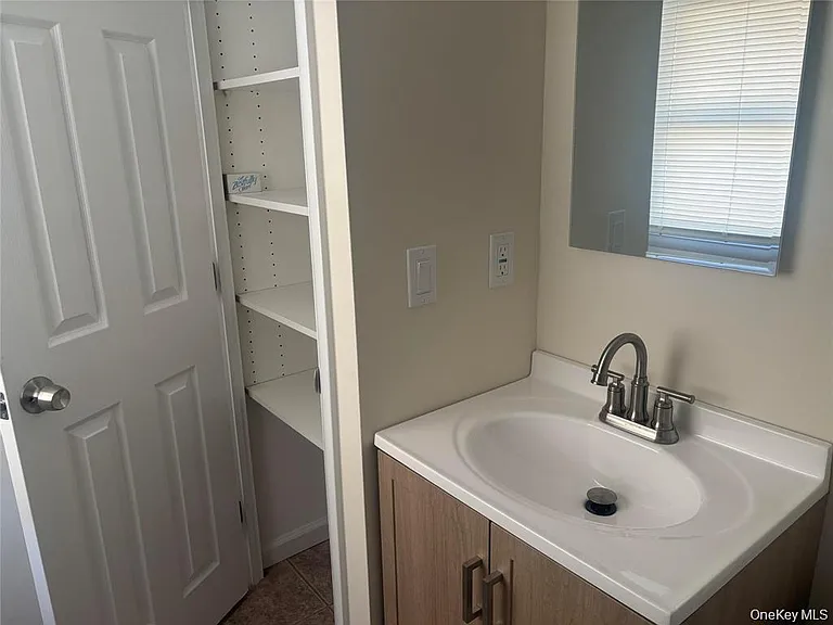 215 E Lakewood St — Photo 14