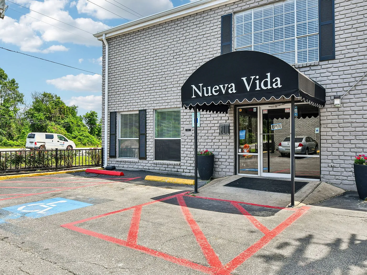 Nueva Vida Apartments — Photo 1