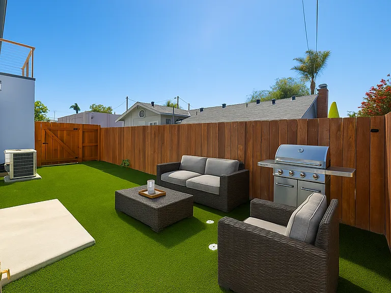 4839 Mansfield St — Photo 3