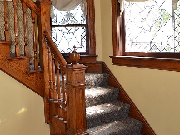 4th image of 225 Iroquois Street