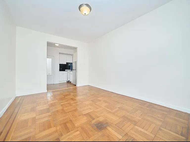 223 E 58th St #3B — Photo 3