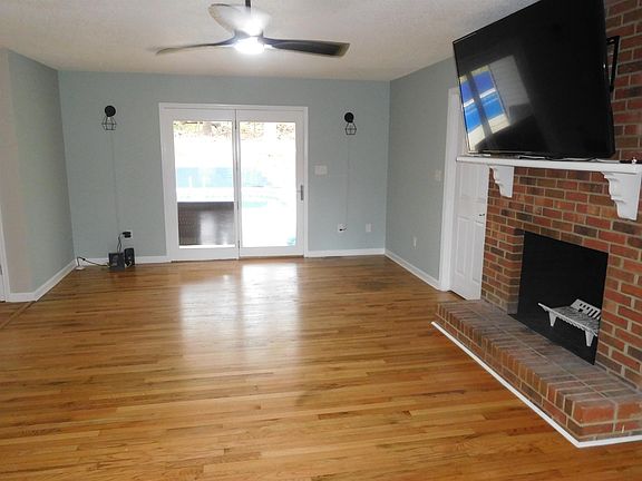 3rd image of 154 Whispering Pines Rd