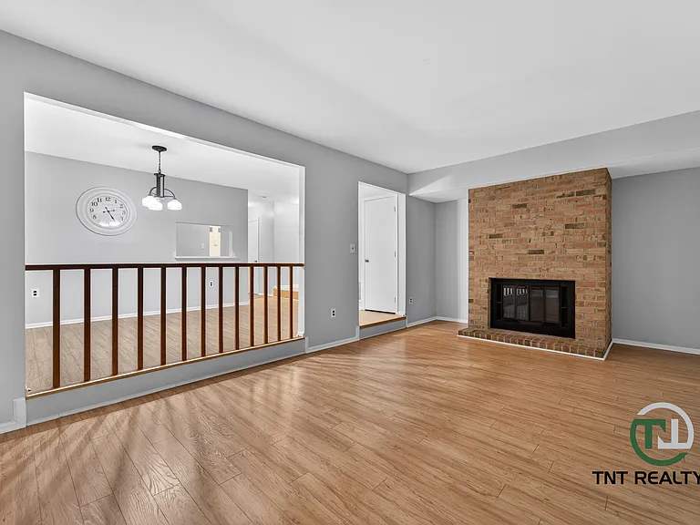 323 Constitution Cir — Photo 11