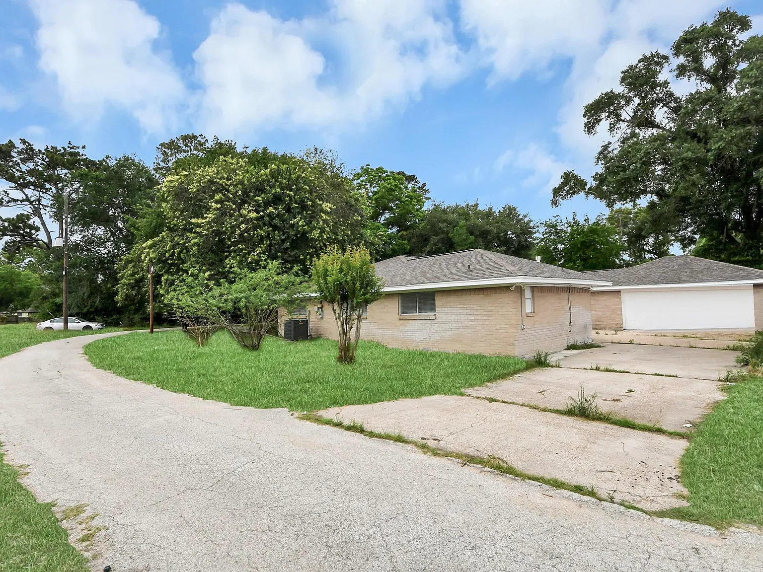 4 bed, 2.5 bath, 2365 sqft, $2,175 — Photo 4