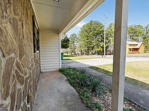 4th image of 4695 Browns Mill Ferry Rd