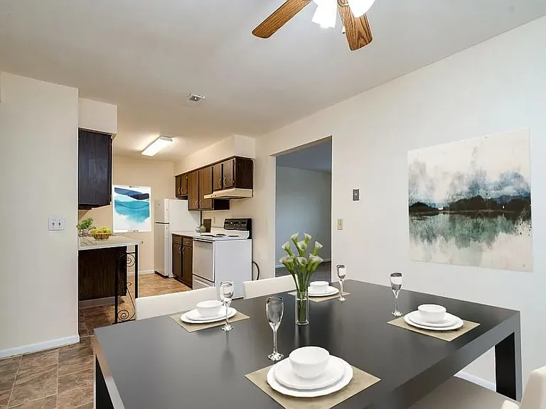 Spring Creek Apartments — Photo 4