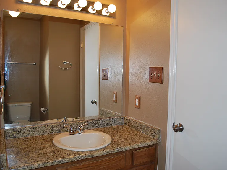 2506 Beverly Cv — Photo 13