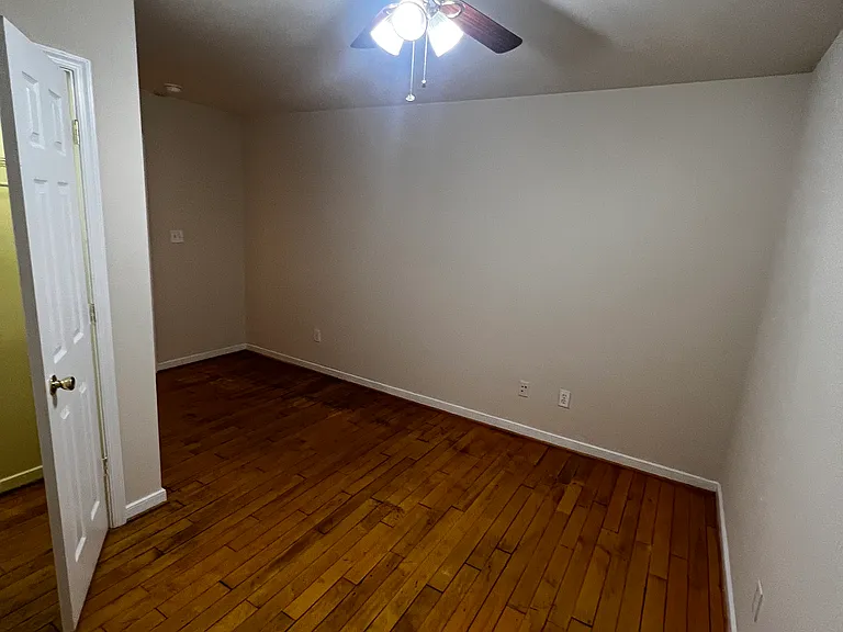 803 W Broad St #1 — Photo 26