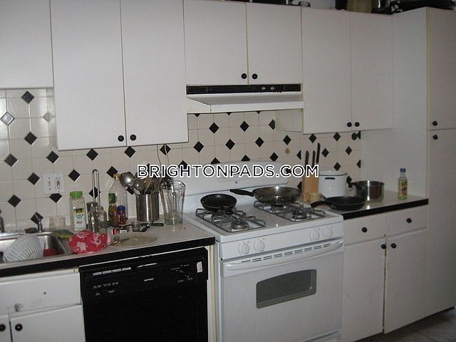 2nd image of 37 Egremont Rd APT 6