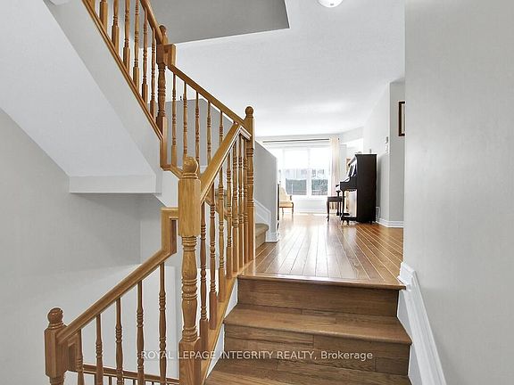 5th image of 125 Woodmill Ter W