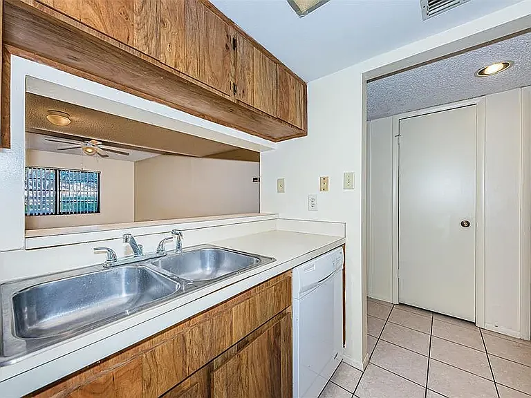 2587 Countryside Blvd #109 — Photo 9
