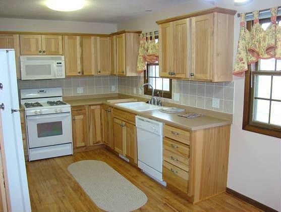 2nd image of 119 E 10th St