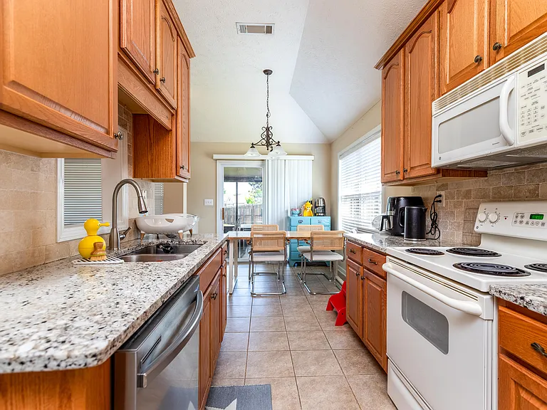 9260 Harrington Cir — Photo 10