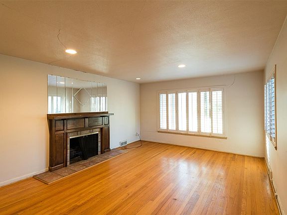 3rd image of 6435 E 6th Avenue Pkwy