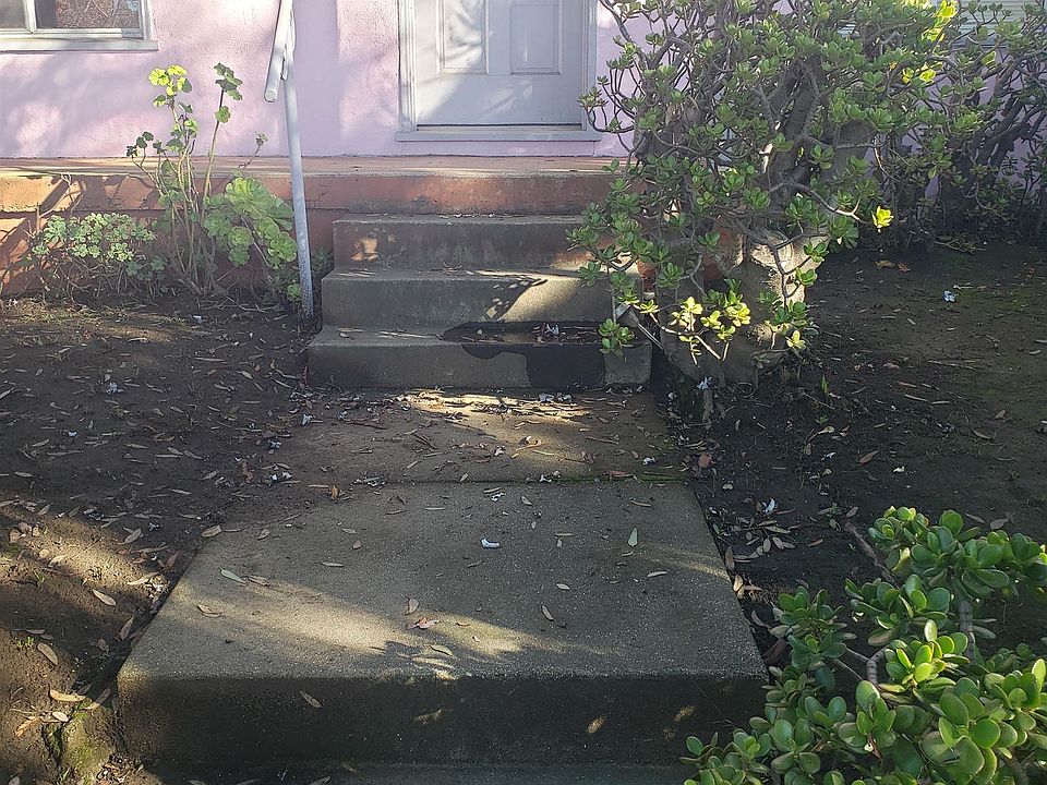 1st image of 1402 Berkeley Way