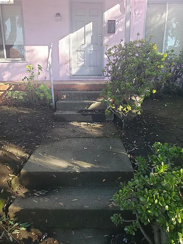 1402 Berkeley Way Photo 1