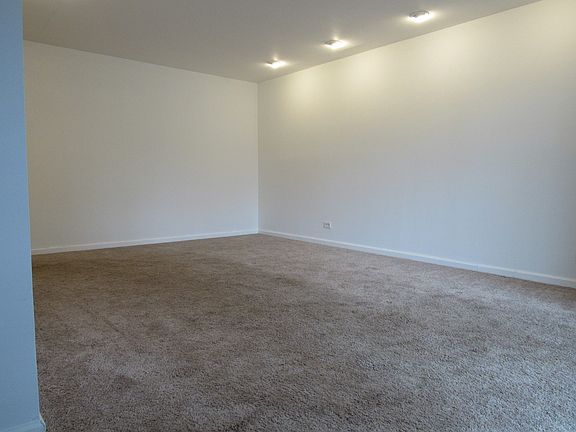 5th image of 2025 Country Club Dr APT 5
